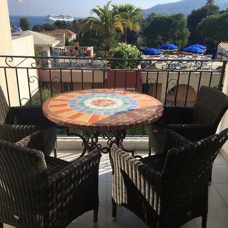 Nyrenoverad Laegenhet Med Havsutsikt Villefranche-sur-Mer Luaran gambar