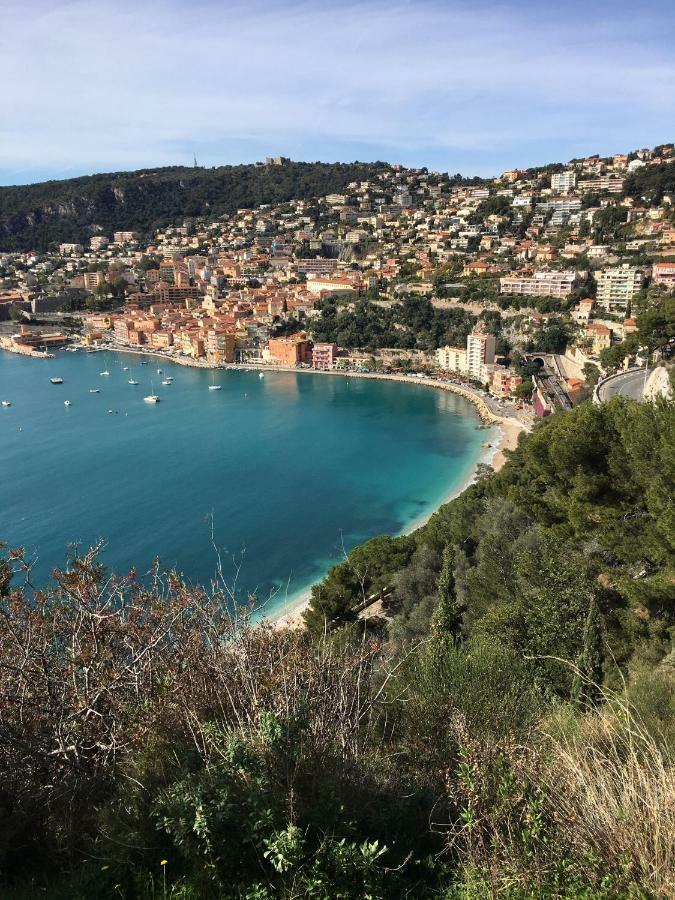 Nyrenoverad Laegenhet Med Havsutsikt Villefranche-sur-Mer Luaran gambar