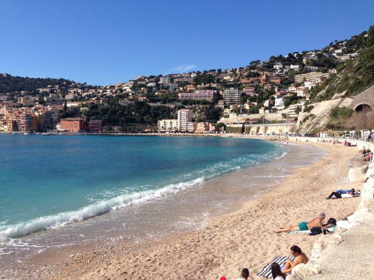 Nyrenoverad Laegenhet Med Havsutsikt Villefranche-sur-Mer Luaran gambar